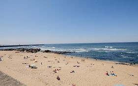 Boutique Rentals- Sea Breeze Apt